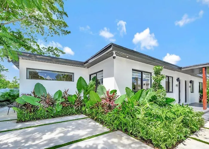 Modern Oasis Near Design District, Wynwood